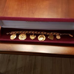 Jacqueline Kennedy 7in Charm Bracelet